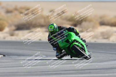 media/Jan-10-2025-CVMA Friday Practice (Fri) [[489e0da257]]/Group 4 and Trackday/Session 4 (Turn 16)/